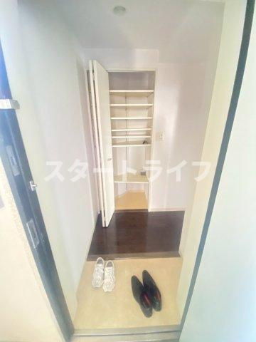 吹田市垂水町１丁目の賃貸マンションの玄関