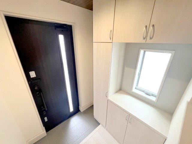 立川市西砂町　全15棟　新築戸建ての玄関
