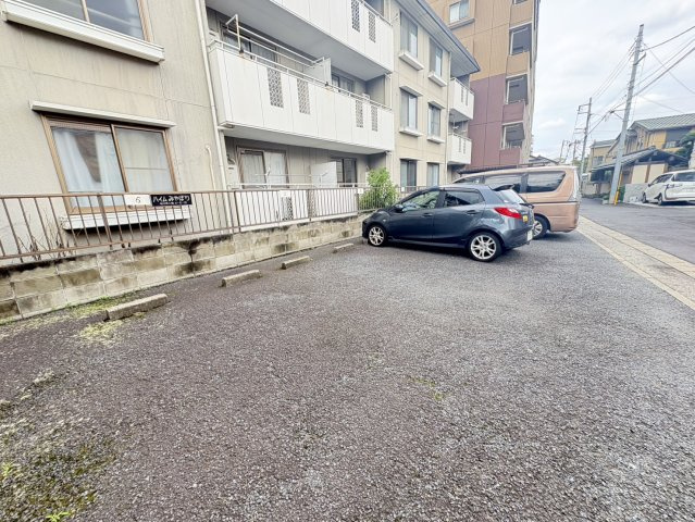 ハイム・みやぼりの駐車場