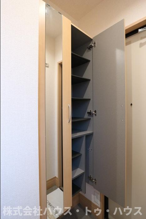ボナール酒井根　Ⅱ号棟の収納