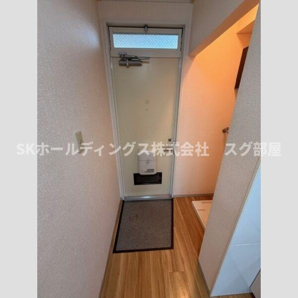 ルミナス若狭　２棟の玄関
