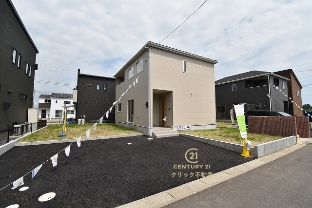 Cradlegarden　 笠間市旭町　第9　2の駐車場|新築戸建てを購入する際、庭付き、駐車場付きは大変魅力的です。十分な駐車スペースがあれば、ご家族様それぞれが車をご所有の場合や来客の際も安心です。