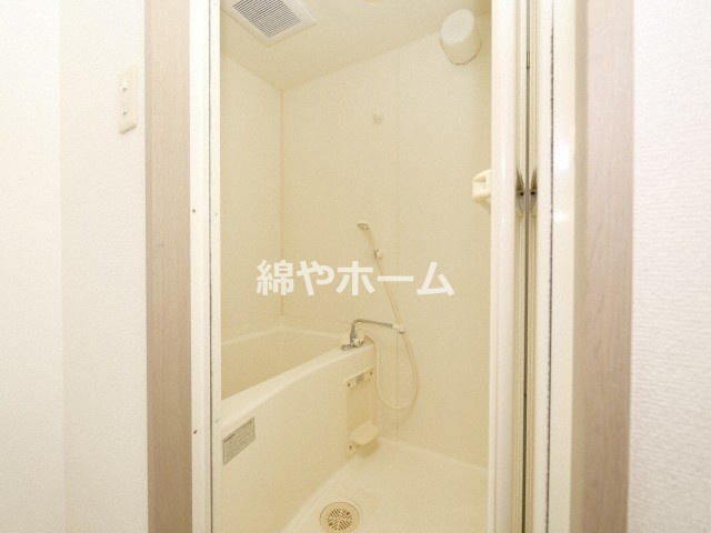 パナハイムなんばの浴室|日々の疲れを癒すお風呂付です