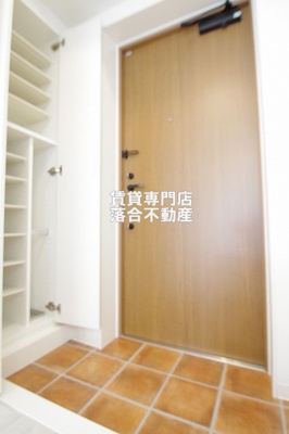 【玄関】 | シャトーライフ相模原Ⅱ | 天井高シューズ収納