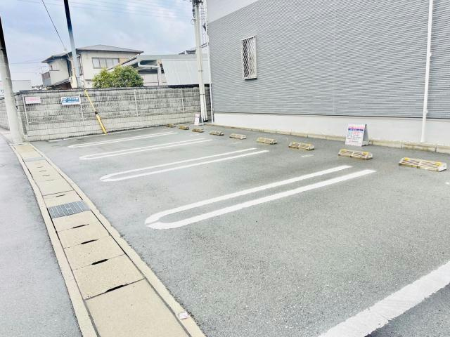 タップ　アルファBの駐車場