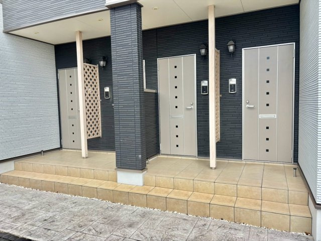 タップ　アルファBのエントランス