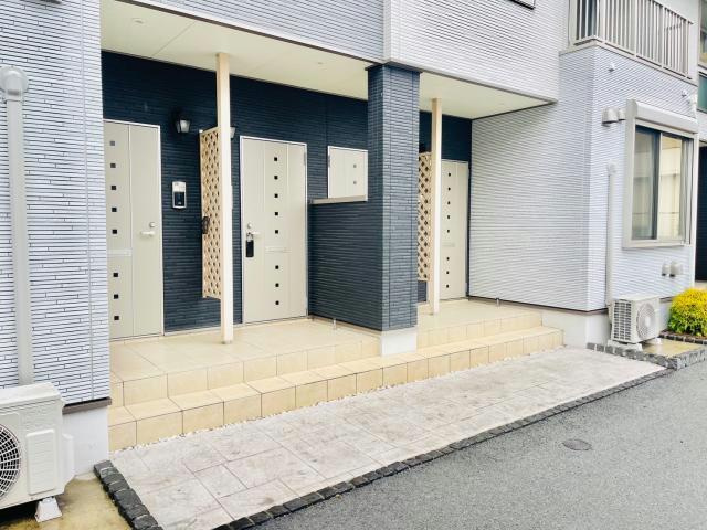 タップ　アルファBのエントランス
