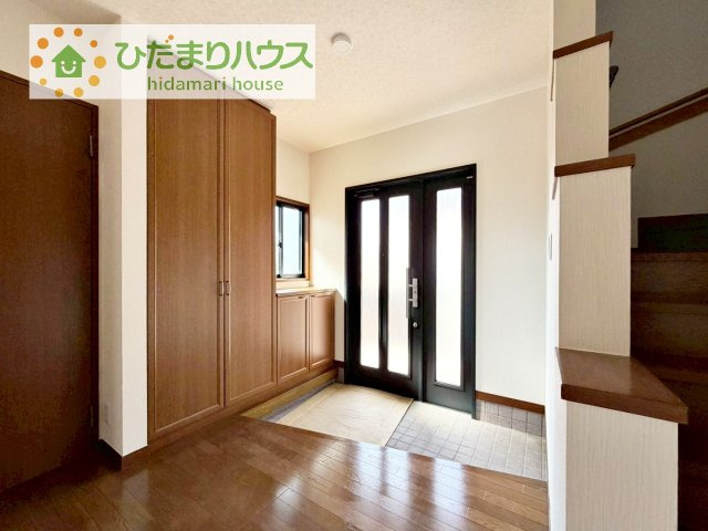 【玄関】 | 下妻市小島　中古戸建 | 家族の靴をたっぷり収納！大型シューズクローゼット付き(^^♪