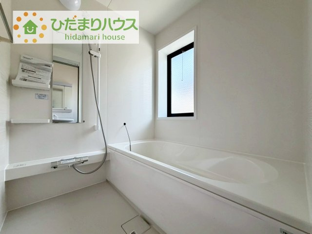 【浴室】 | 下妻市小島　中古戸建 | 今日も１日お疲れでした。広いお風呂で疲れを癒してください、、、♡