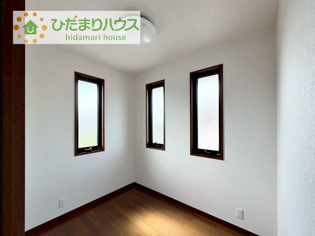 【洋室】 | 下妻市小島　中古戸建 | 木の温もりがやさしいフローリング♪