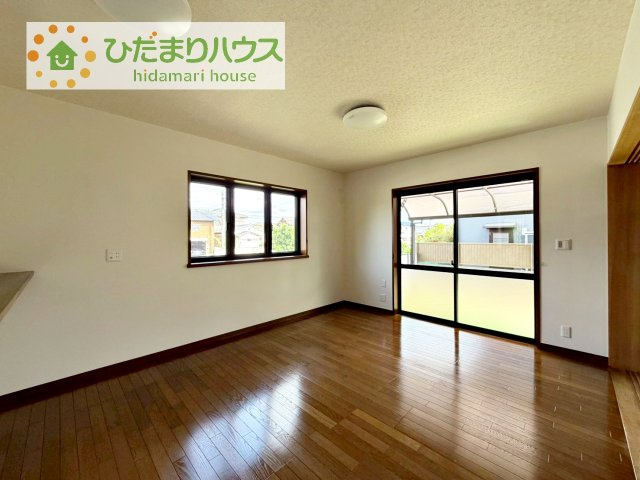 【居間・リビング】 | 下妻市小島　中古戸建 | 早くお仕事終わらせて、家に帰りたくなるようなリビングです(^^♪