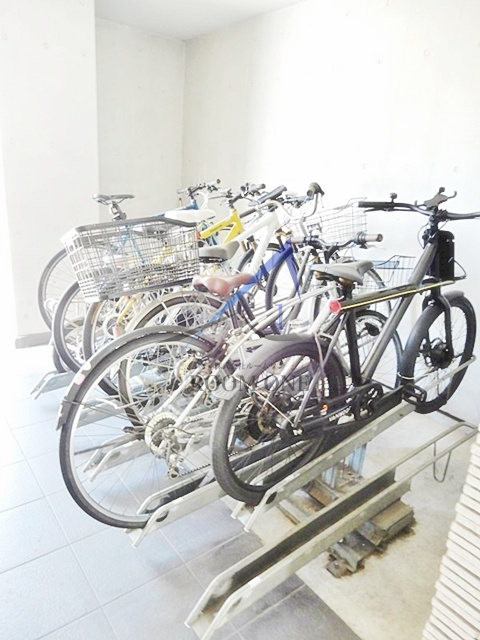 ヴェルデ中野本町のその他共用部分|駐輪場です。