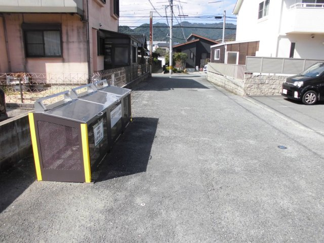 三の宮マンションのその他|進入路部分