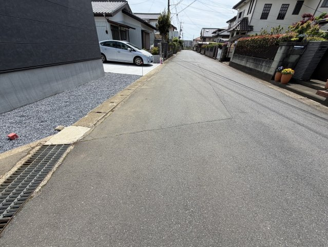 平屋建の新築物件♪土浦市板谷の前面道路含む現地写真