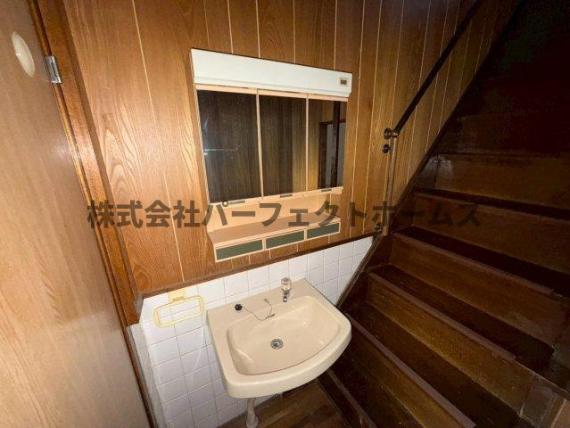 香里北之町テラスハウス　賃貸の独立洗面台|使いやすい独立洗面台です