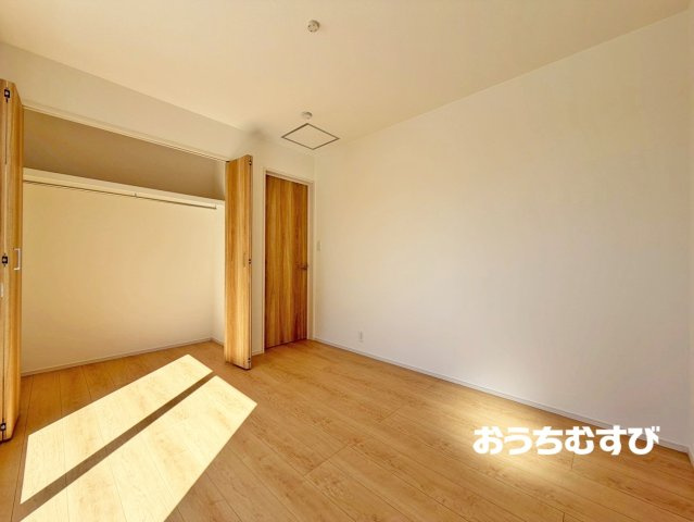 春日井市西高山町2丁目(全4棟)の洋室