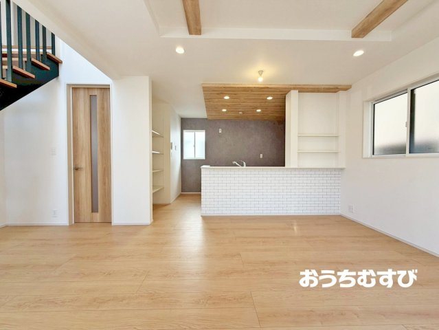 春日井市西高山町2丁目(全4棟)の居間・リビング