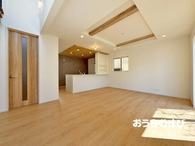 春日井市西高山町2丁目(全4棟)の居間・リビング