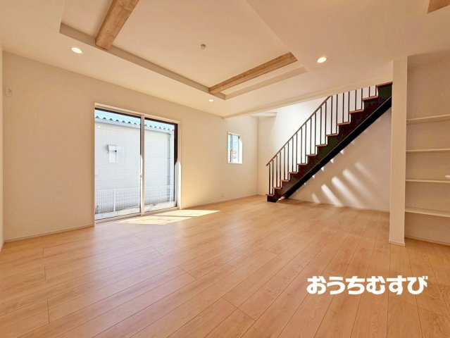 春日井市西高山町2丁目(全4棟)の居間・リビング