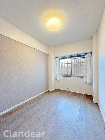 北千住パークファミリアの洋室|ドキドキの新生活も、安心してスタート。ぴったりの住まいを見つけませんか？クランディアが一緒に住まい選びをサポートします‼　まずは、お気軽にお問合せください　＃クランディア
