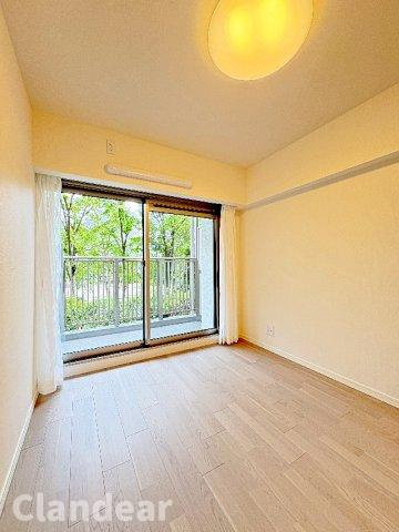 北千住パークファミリアの洋室|ドキドキの新生活も、安心してスタート。ぴったりの住まいを見つけませんか？クランディアが一緒に住まい選びをサポートします‼　まずは、お気軽にお問合せください　＃クランディア