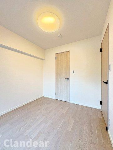 北千住パークファミリアの洋室|ドキドキの新生活も、安心してスタート。ぴったりの住まいを見つけませんか？クランディアが一緒に住まい選びをサポートします‼　まずは、お気軽にお問合せください　＃クランディア