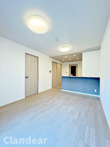 北千住パークファミリアの居間・リビング|ドキドキの新生活も、安心してスタート。ぴったりの住まいを見つけませんか？クランディアが一緒に住まい選びをサポートします‼　まずは、お気軽にお問合せください　＃クランディア