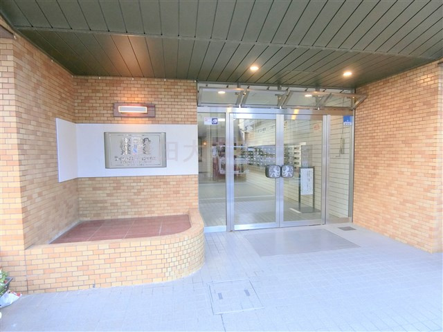 ライオンズマンション千鳥町のエントランス