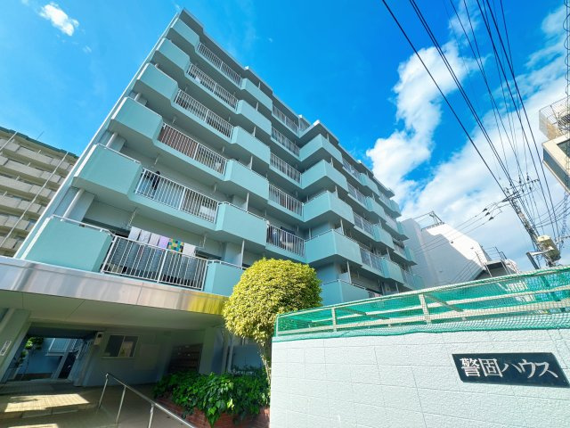 【外観】 | 警固ハウス☆仲介手数料無料☆ | 【利便性と静穏の好バランス】スーパーがすぐそばにあり、日々のお買い物に困りません。主要道路から一歩入った落ち着いた住環境で、利便性を享受しながらも静かな暮らしが叶います。