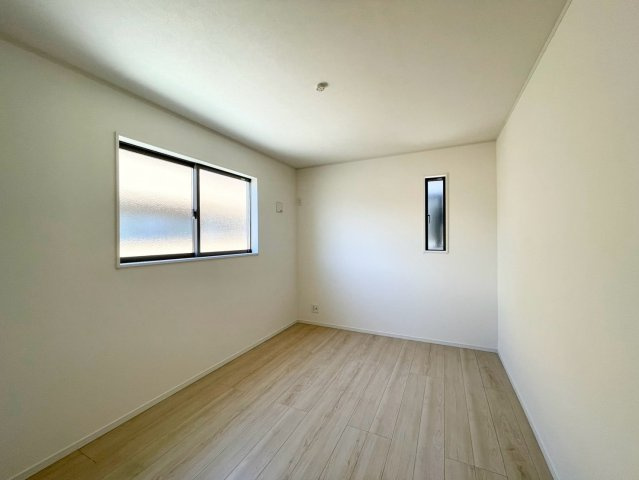 長野市高田第６の洋室|2階北側のお部屋
ウォークインクロゼットがあり、申し分のない収納力！