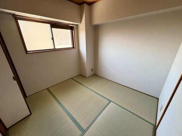 ヴィラ貴瀬2号館の和室