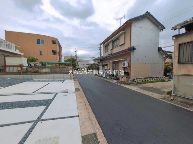 グラファーレ船頭場2期の前面道路含む現地写真