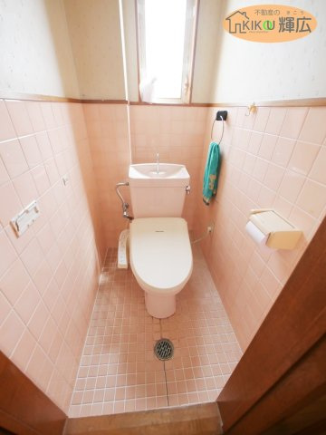 姫路市御立中　中古戸建のトイレ