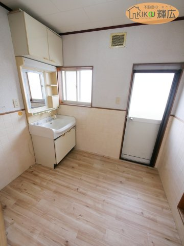 姫路市御立中　中古戸建の独立洗面台