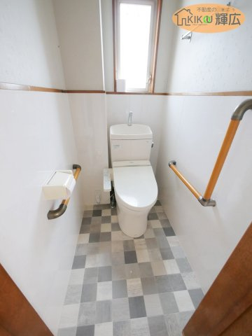 姫路市御立中　中古戸建のトイレ
