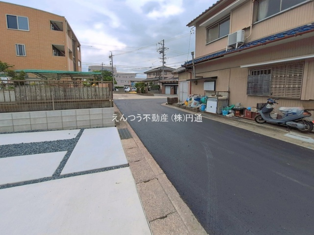 グラファーレ船頭場2期の前面道路含む現地写真