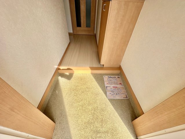 ローレルコート宮西の玄関