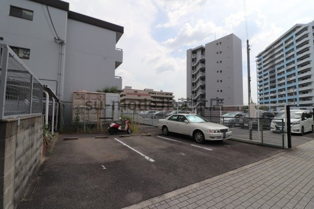 ハイツ國宗の駐車場