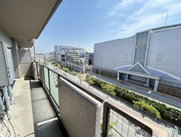 シャルマンコーポ西宮東のバルコニー|室内丁寧にお使いです