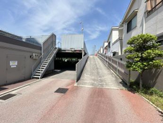 シャルマンコーポ西宮東の駐車場|駅からの道のりは平坦