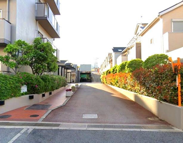 シャルマンコーポ西宮東の駐車場