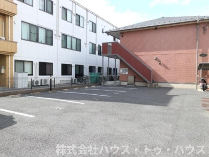 ヴィブレ・コンフォールの駐車場
