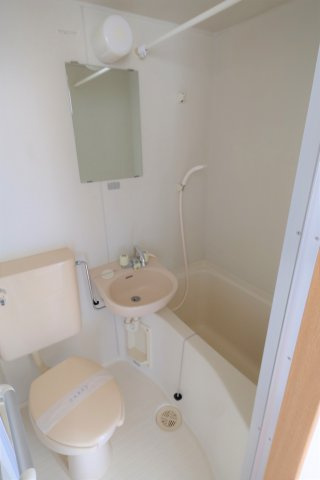 【浴室】 | 同タイプの別室画像です　現状優先でご了承ください