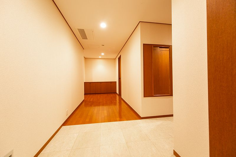 オークヒルスの玄関