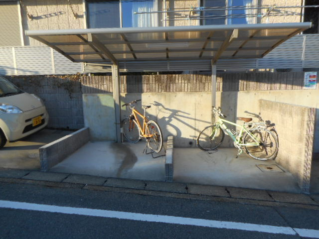 ＬＡＭＢＳ　ＨＩＬＬのその他共用部分|屋根付き駐輪場