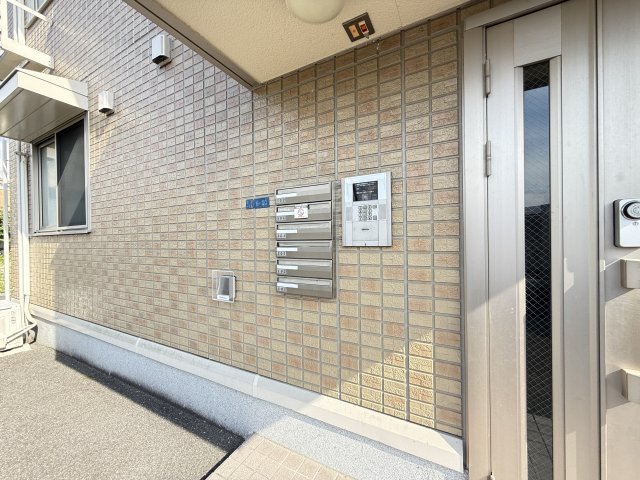 ドミールＫのエントランス