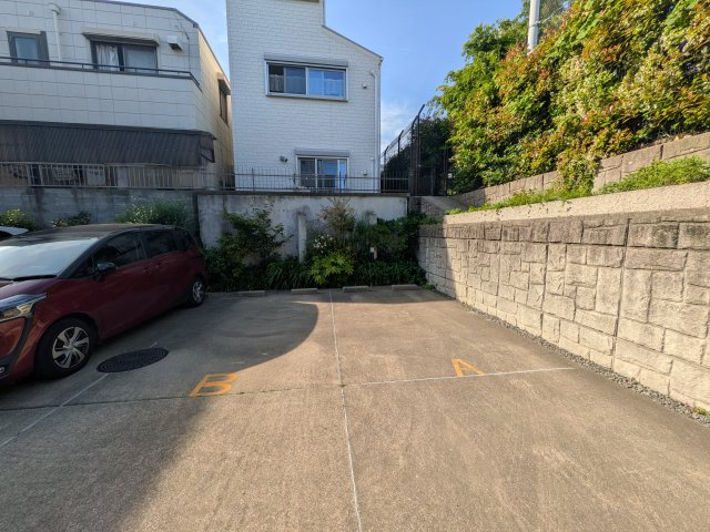 FaLaLa御影の駐車場