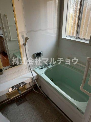 新庄戸建ての浴室|日々の疲れを癒すお風呂付です