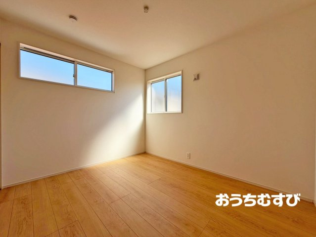 春日井市西高山町2丁目(全4棟)の洋室
