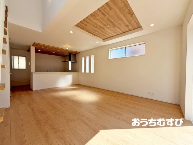 春日井市西高山町2丁目(全4棟)の居間・リビング